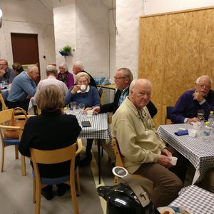 Alla 48 deltagarna lät sig väl smaka av den goda maten Alla 48 deltagarna lät sig väl smaka av den goda maten